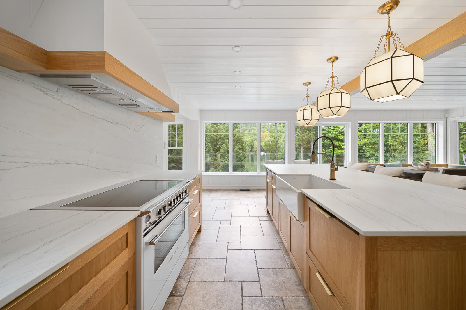 Chalet au bord du lac au 3411 Chemin Ephrem-Poudrier, image 1