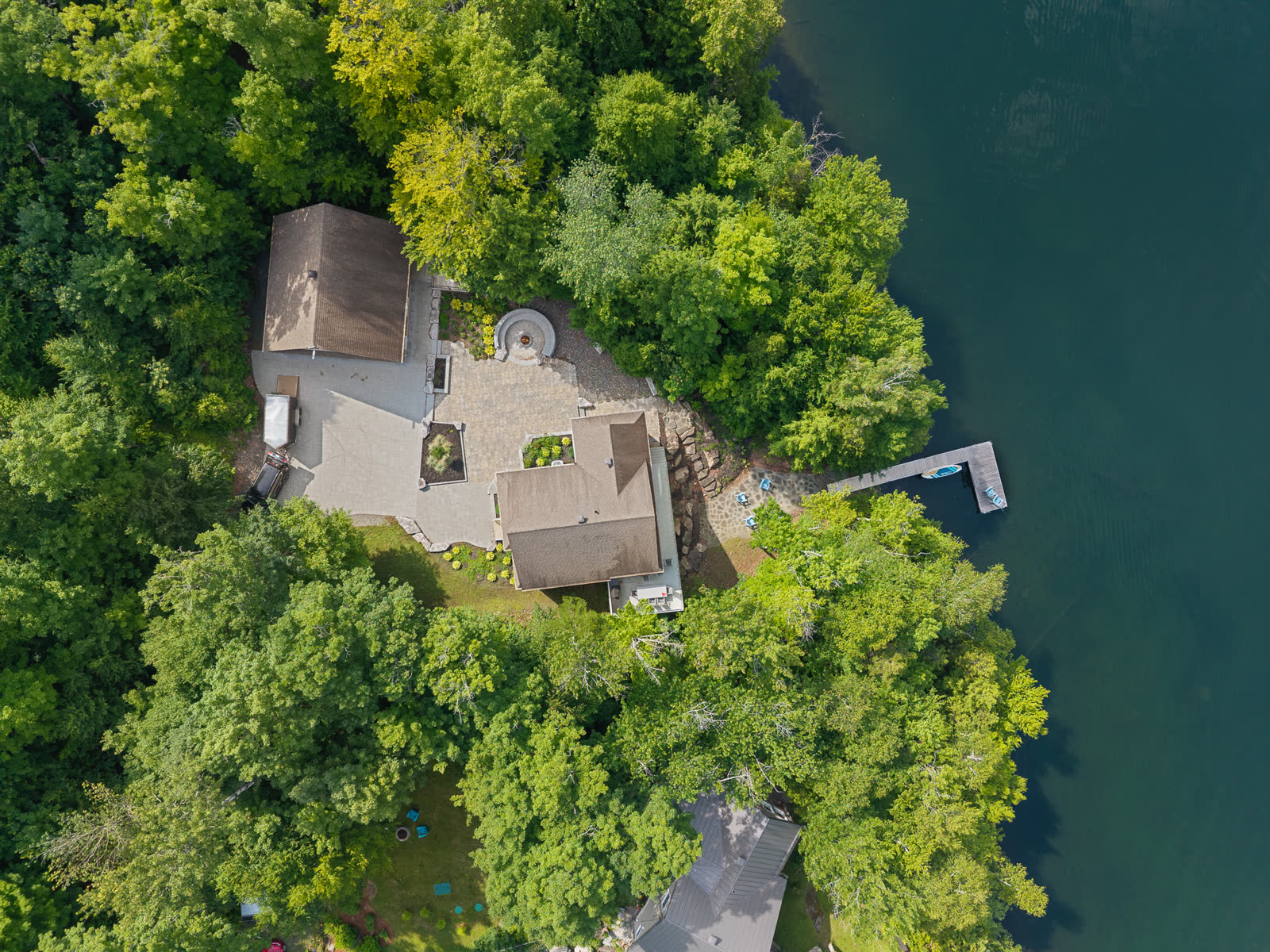 Chalet au bord du lac au 3411 Chemin Ephrem-Poudrier, image 4