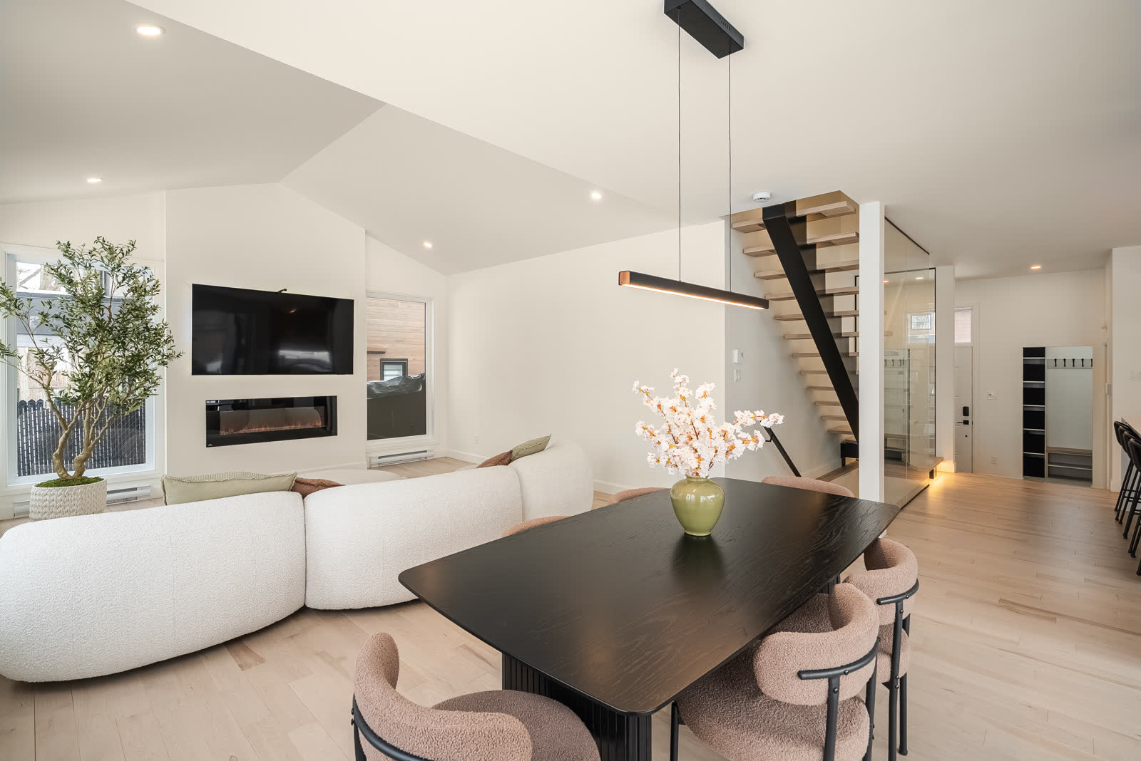 Construction neuve scandinave au 1770 rue du Fief, image 3