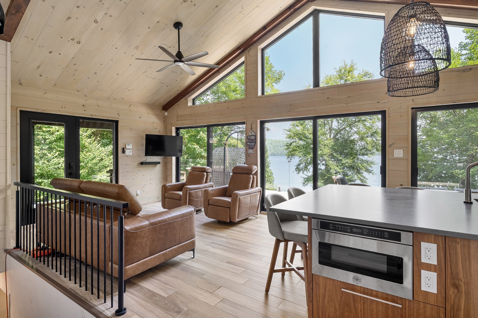 Chalet de lac contemporain au 3861 Chemin Laperrière, image 7
