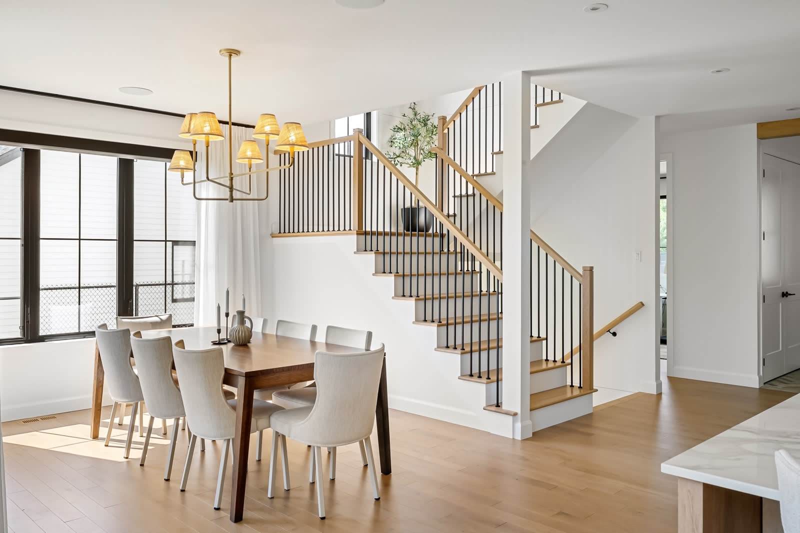 Farmhouse moderne au 170 Rue des Onyx, image 3