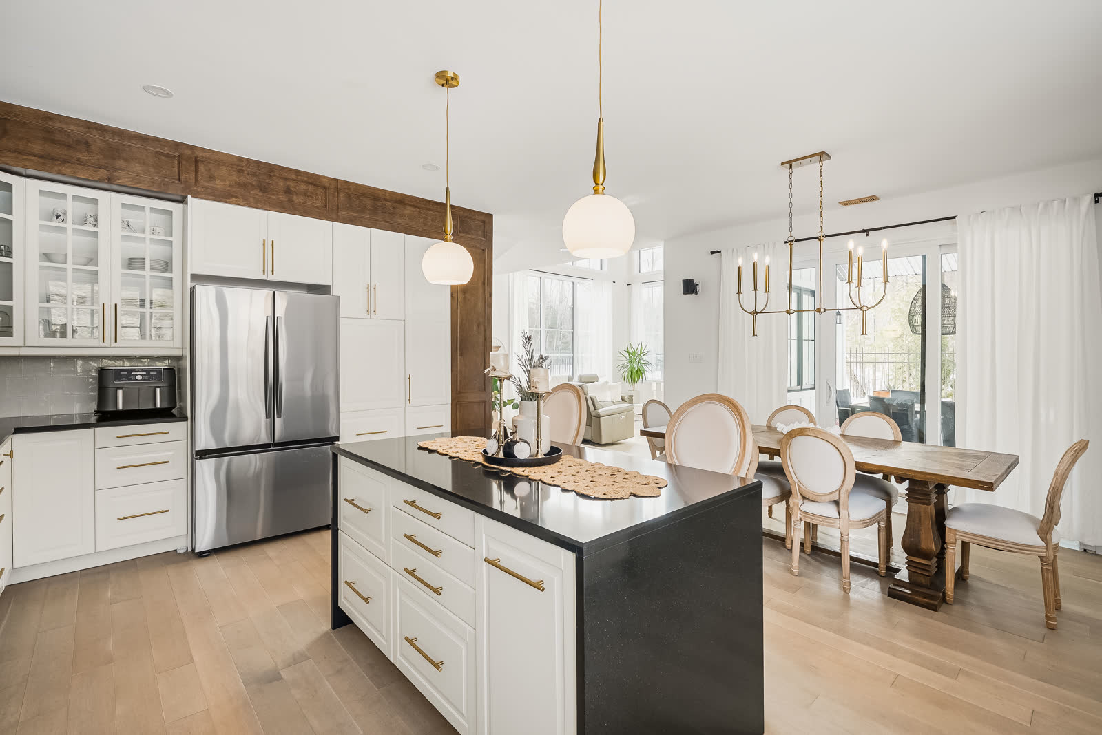 Farmhouse d'hiver au 3545 Bd Thibeau, image 1