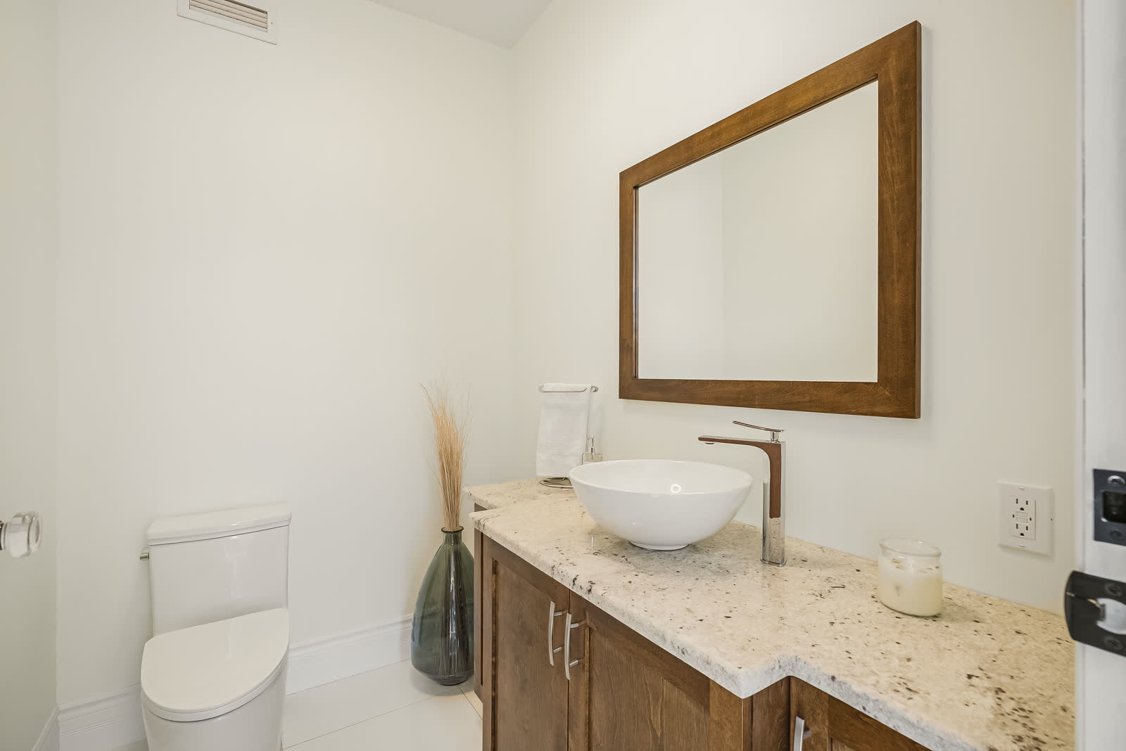 Farmhouse d'hiver au 3545 Bd Thibeau, image 12