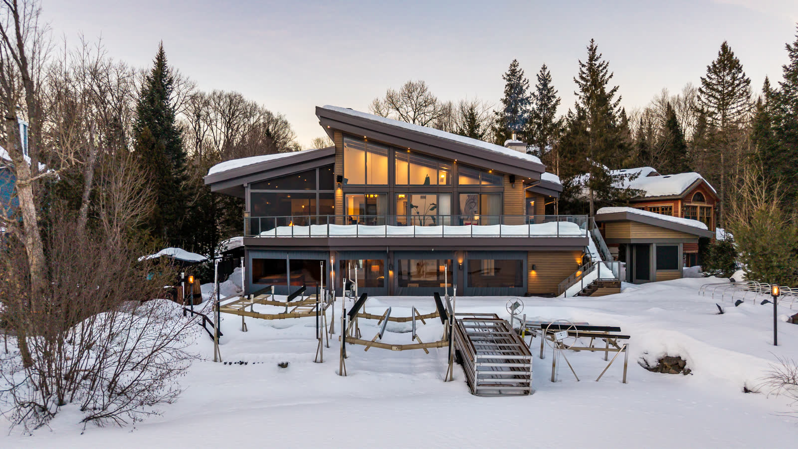 Chalet contemporain au 762 Chemin Thomas-Maher, image 6